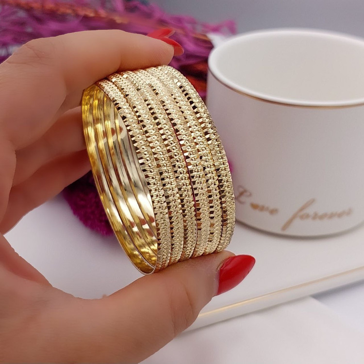 النگو زنانه طلا روس 3 میل پر تراش طلایی با جلوه براق