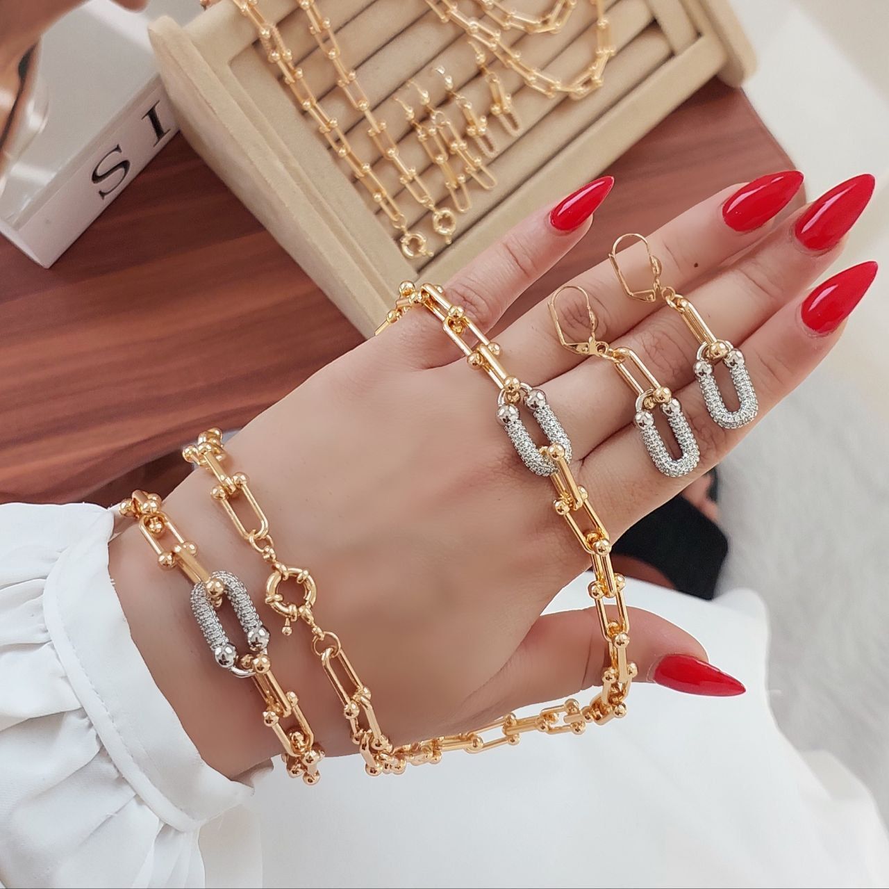 سرویس طرح طلای زنانه