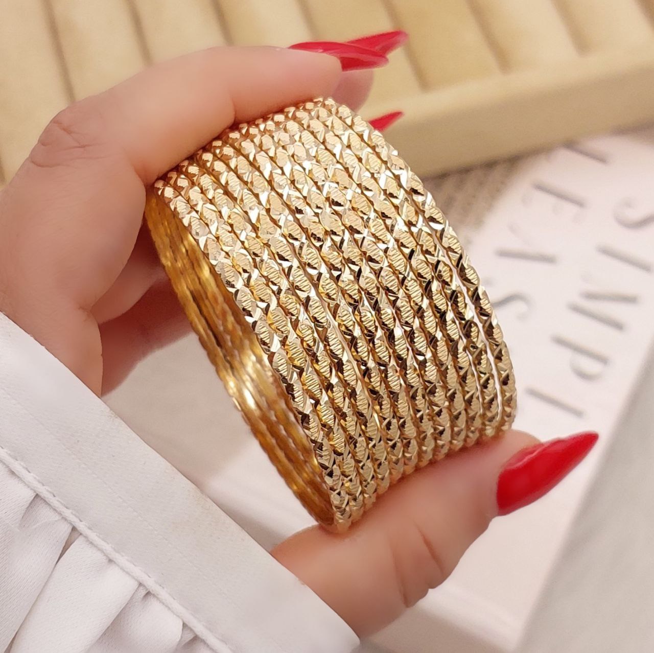 النگو. طلا روس زنانه