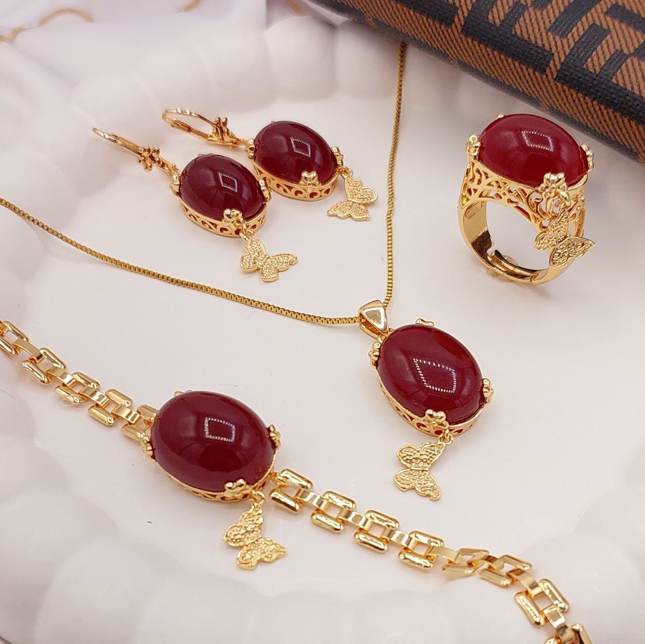 سرویس زنانه