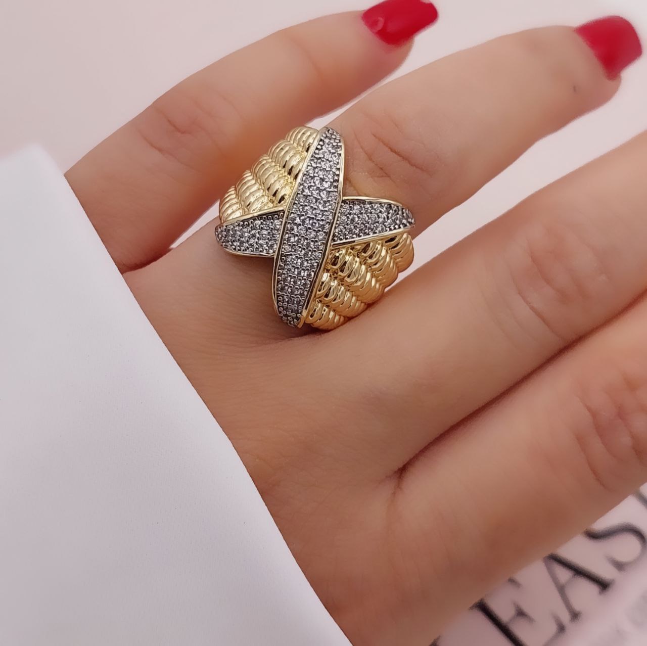 انگشتر جواهری زنانه