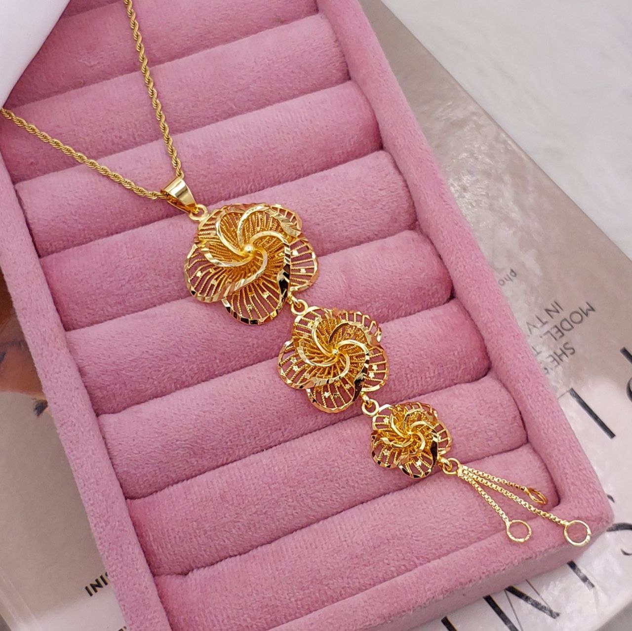 گردنبند بلند زنانه