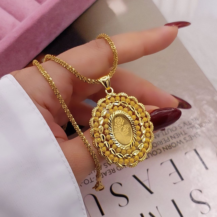 گردنبند گل زنانه