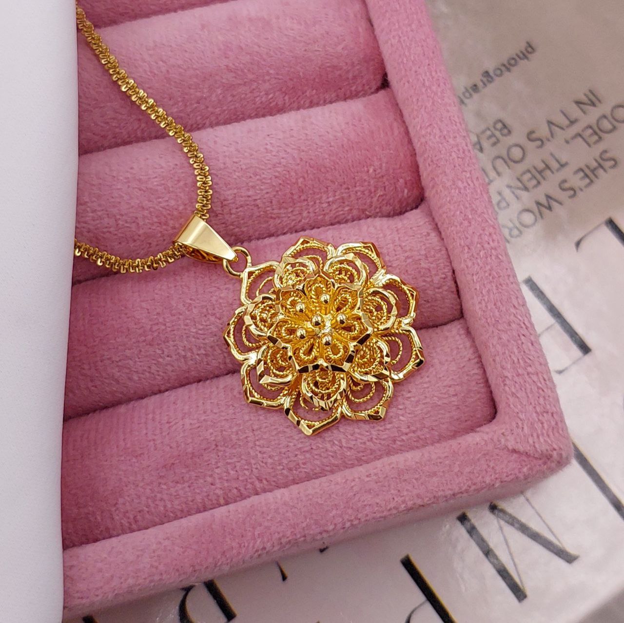 گردنبند گل زنانه