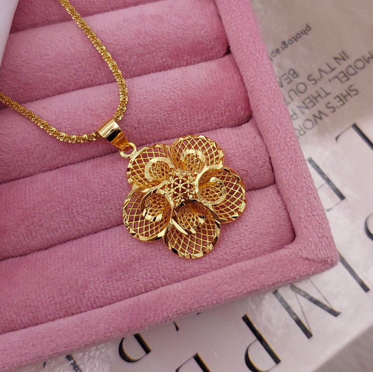 گردنبند گل زنانه