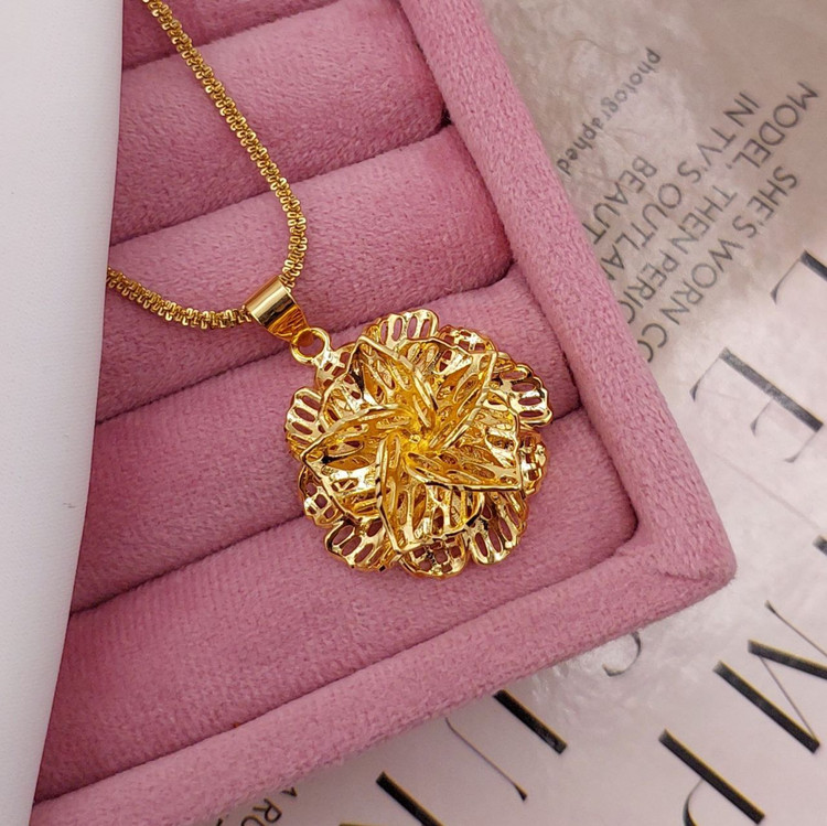 گردنبند گل زنانه