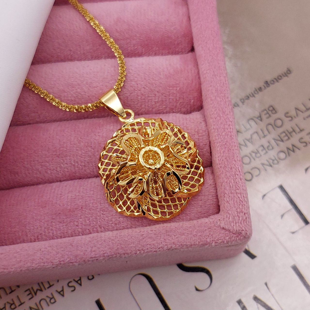 گردنبند گل زنانه