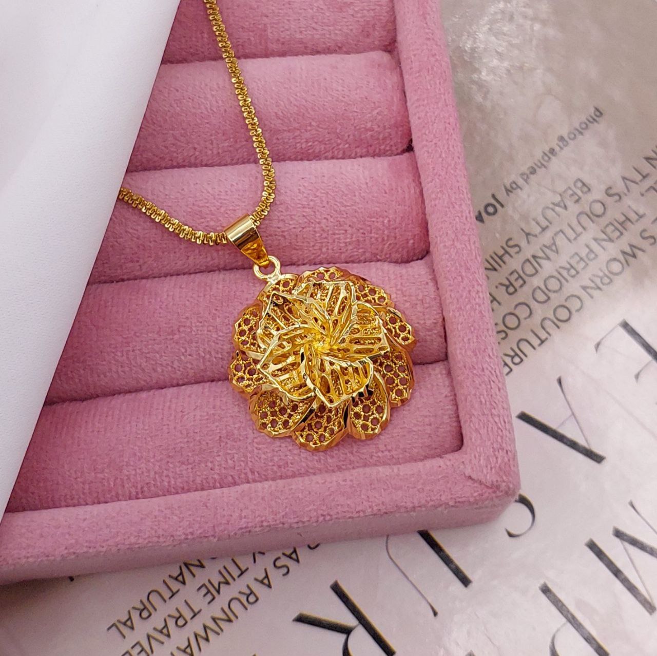 گردنبند گل زنانه