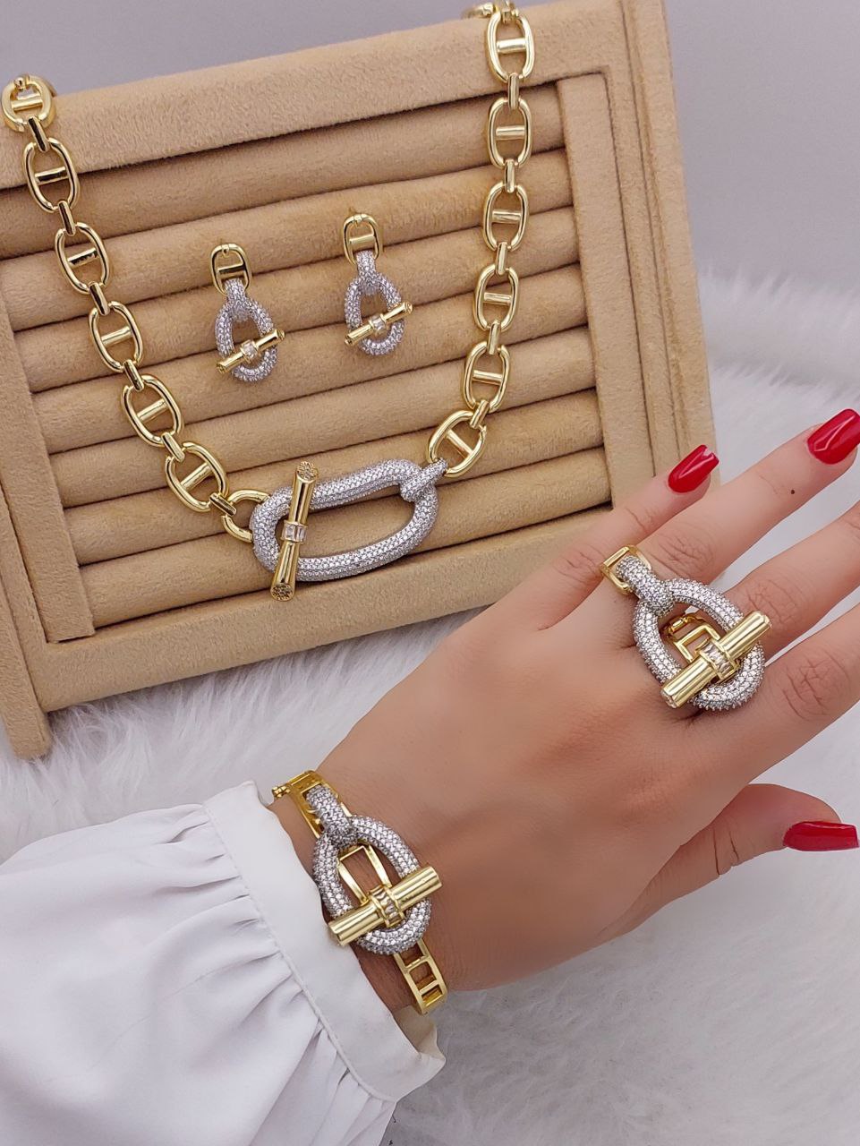 سرویس طرح طلای زنانه