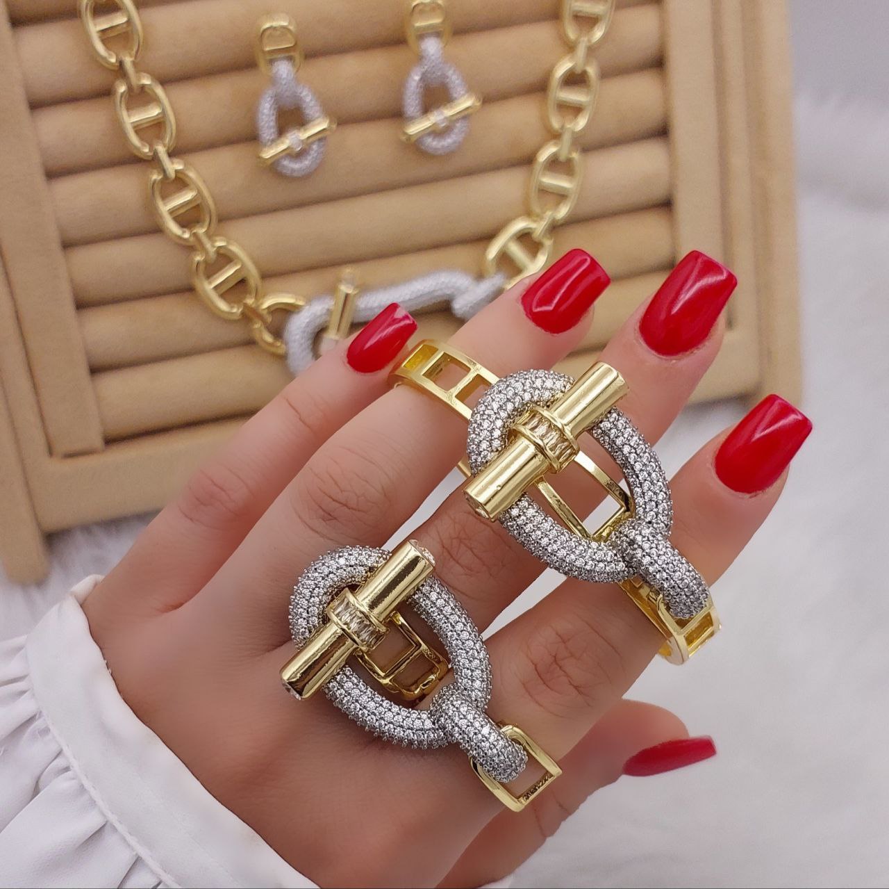 سرویس هرمس زنانه