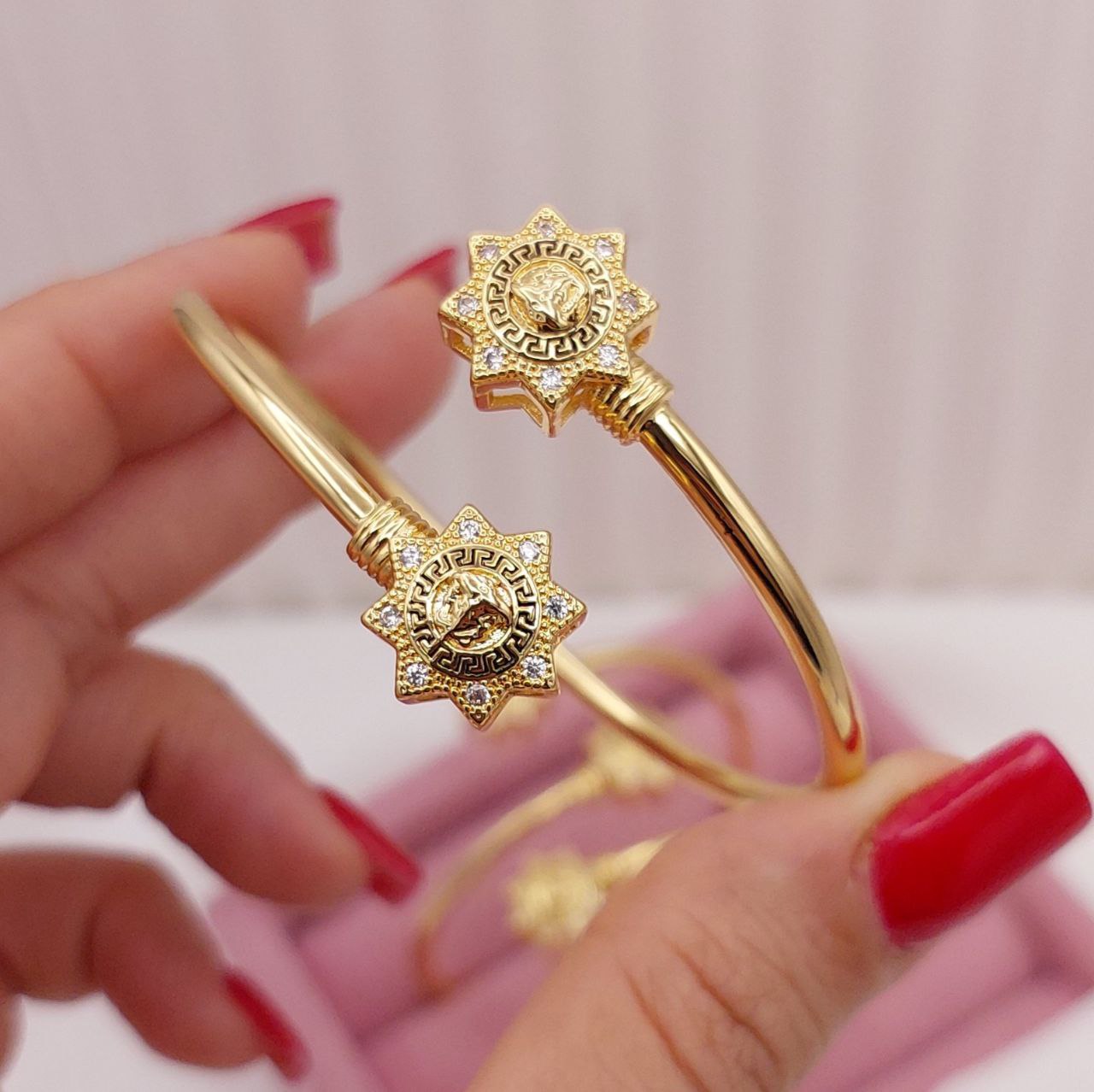 دستبند زنانه ورساچه