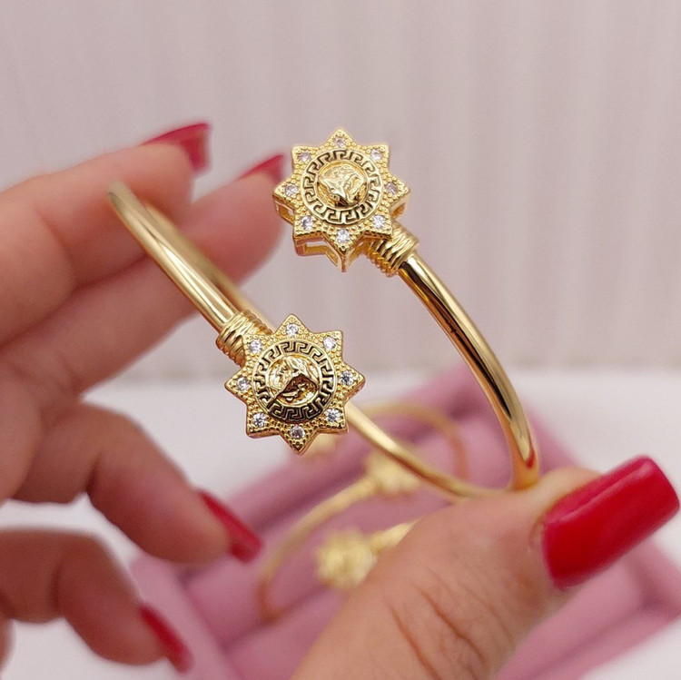 دستبند زنانه ورساچه