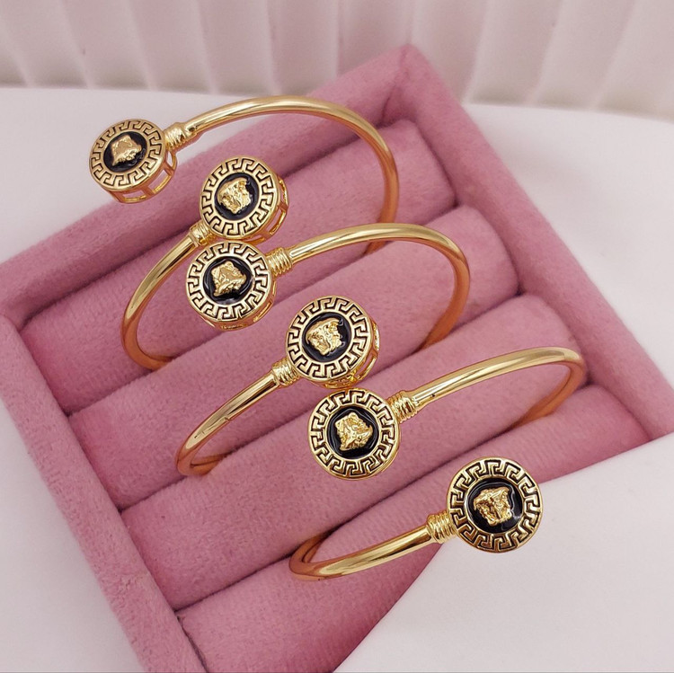 دستبند زنانه ورساچه