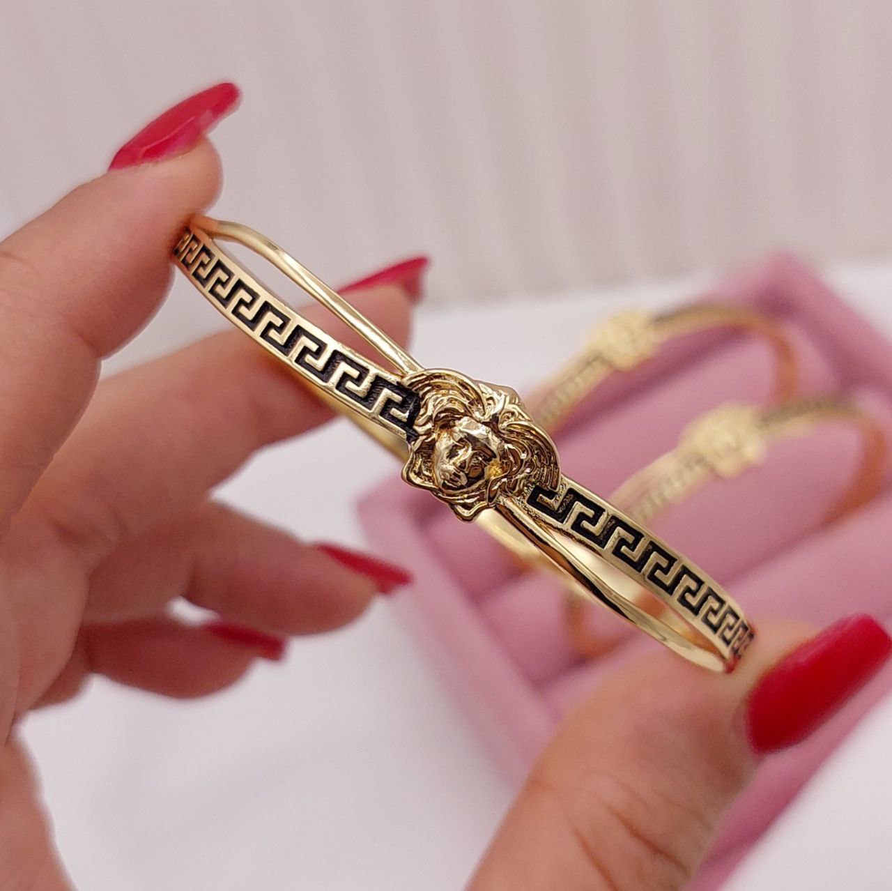 دستبند زنانه ورساچه