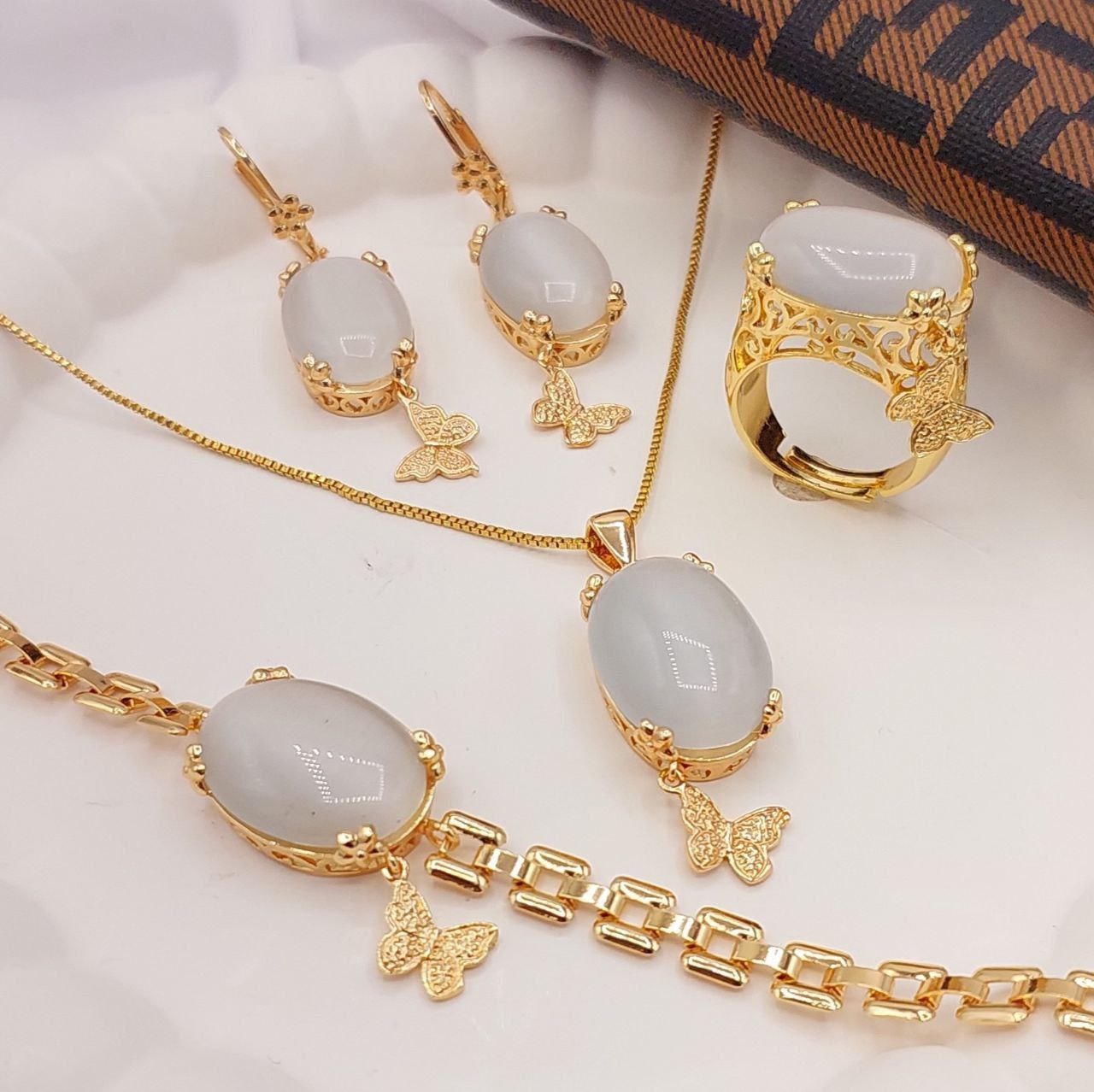 سرویس سنگ دار طلایی