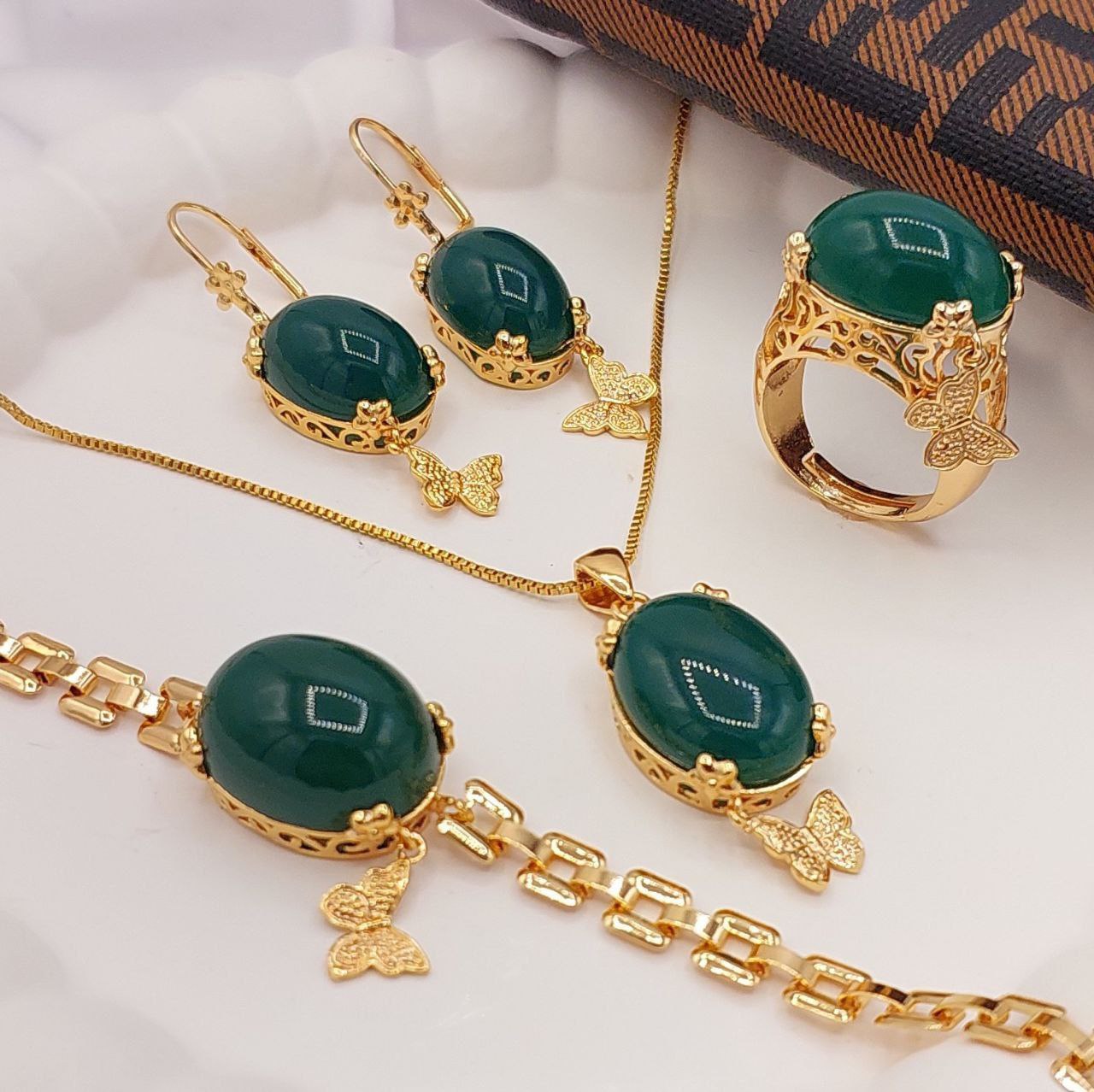 سرویس سنگ دار طلایی