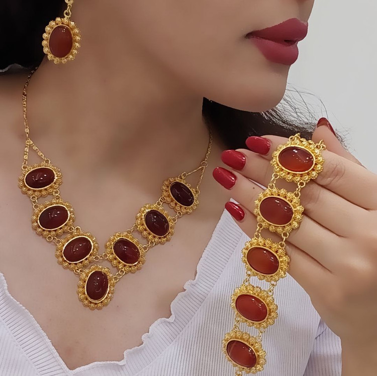 سرویس زنانه سنگی