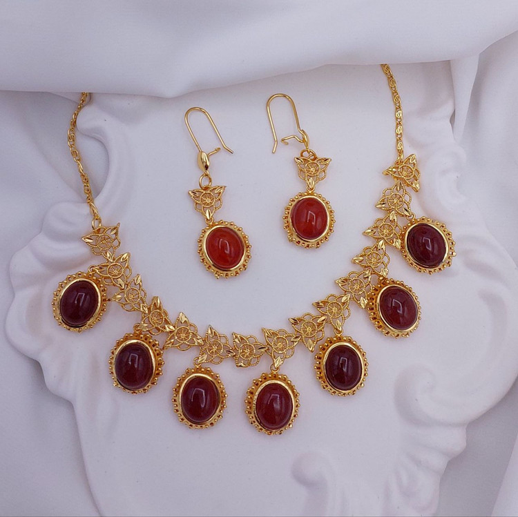 نیمست زنانه عقیق طبیعی طرح طلا