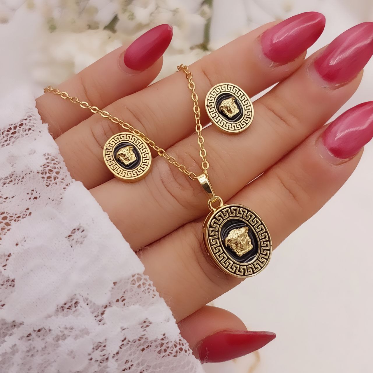 سرویس زنانه ورساچه (Versace) جدید