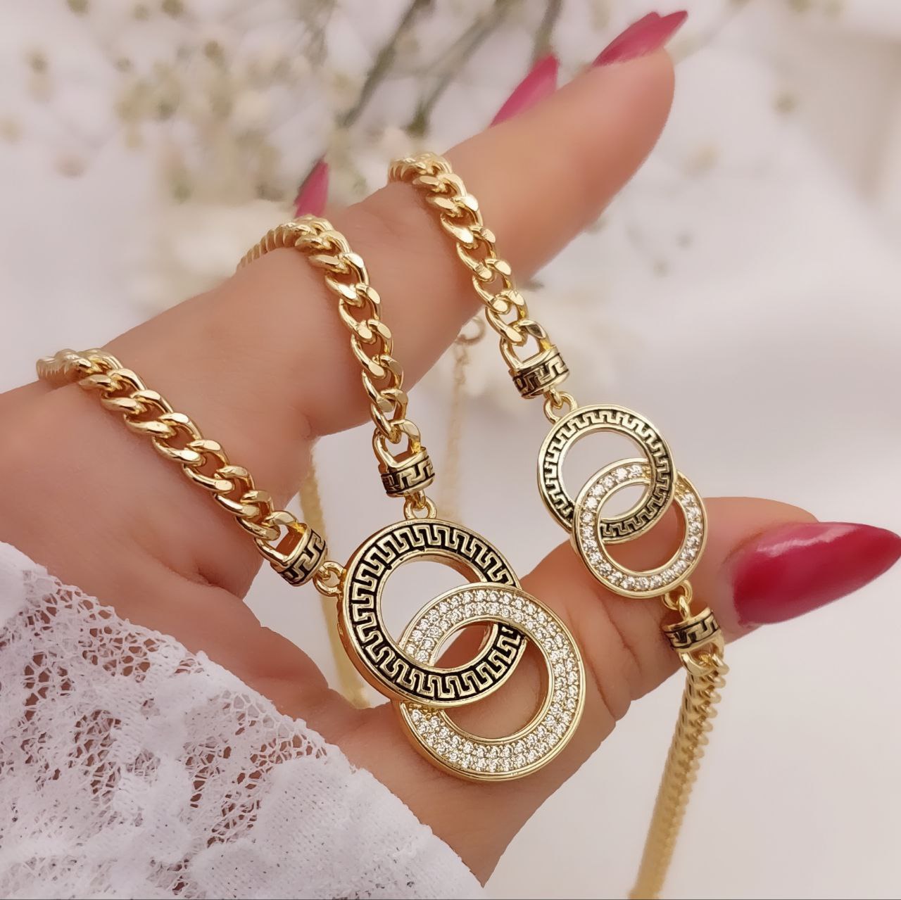 سرویس زنانه ورساچه کارتیه