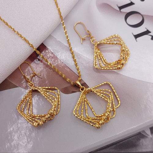 نیمست طلا روس آلبرنادو CITY GOLD طرح مربعی چندلایه کد ۱۱۱۰