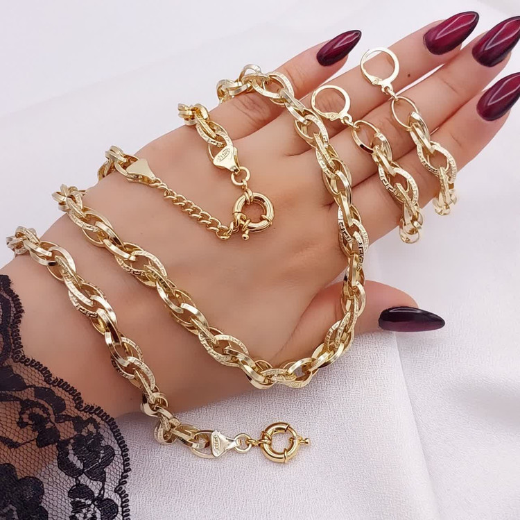 سرویس طلایی حلقهای زنانه تراشدار بدون حساسیت با زنجیر درشت