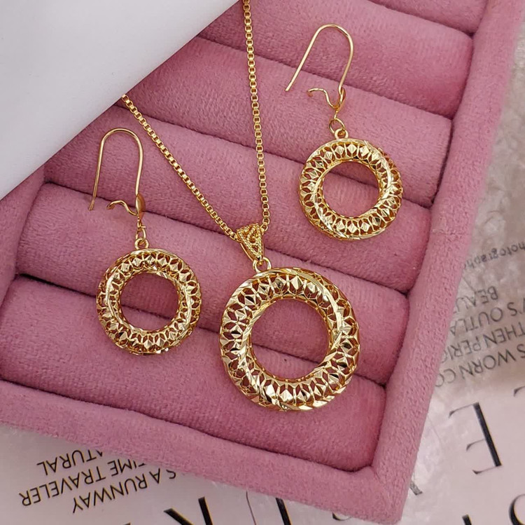 نیمست زنانه طرح طلا مدل دایرهای مشبک تراشدار