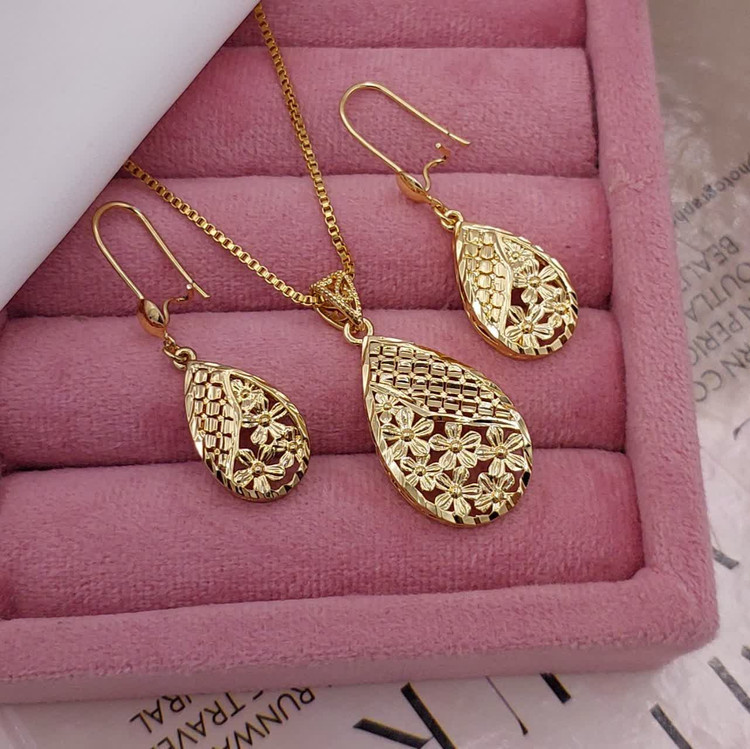 نیمست زنانه طرح طلا مدل اشکی گلدار کلاسیک