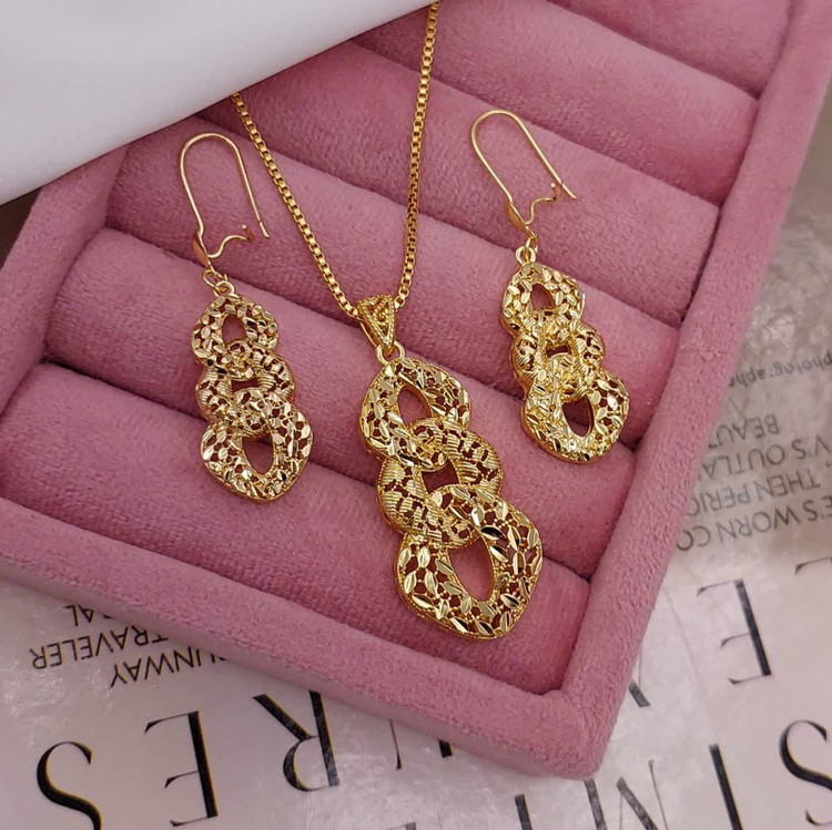 نیمست زنانه طرح طلا مدل زنجیرهای چندحلقه