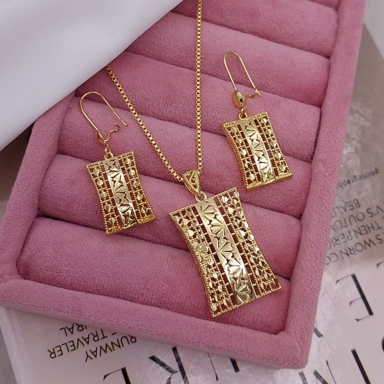 نیمست زنانه طرح طلا مستطیلی گلبرجسته