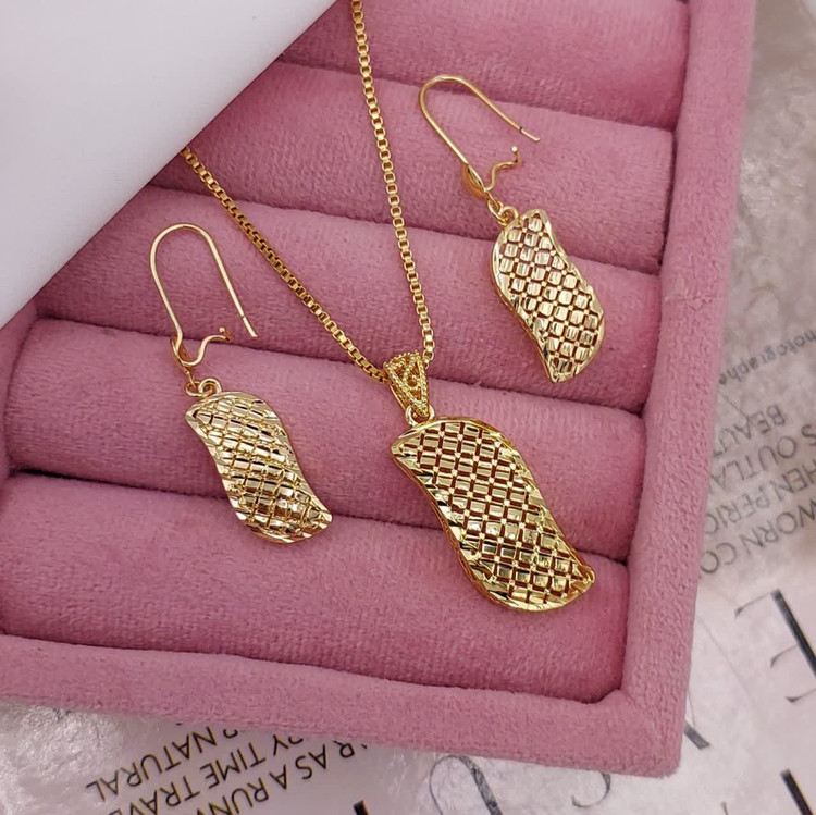 نیمست زنانه طرح طلا مستطیلی بافتدار کلاسیک