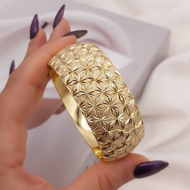 تکپوش زنانه طلا روس ۳ سانتی با تراش هندسی ستارهای براق