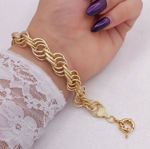 دستبند زنانه حلقهای طرح طلا حلقههای صاف و صیقلی