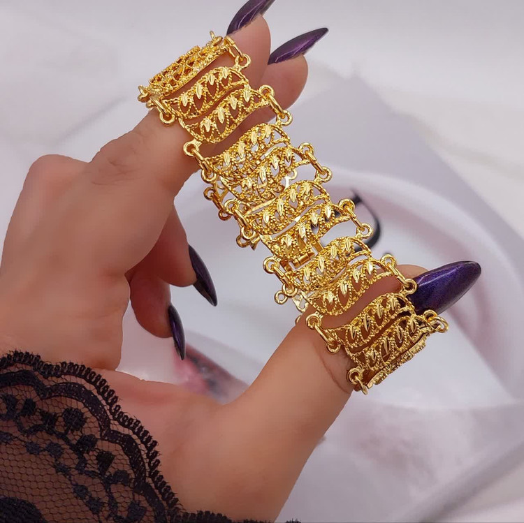 دستبند زنانه طرح طلا جدید پهن با زنجیر موجی