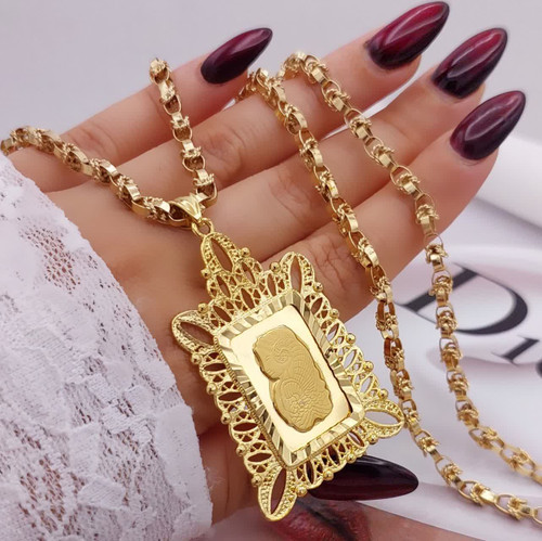 گردنبند زنانه بلند طرح طلا May Dear با پلاک مستطیلی کلاسیک و زنجیر یزدی