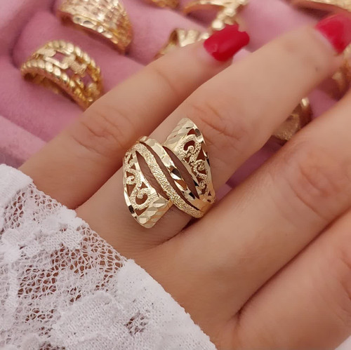 انگشتر زنانه طلاروس با نقوش اسلیمی و طراحی چندلایه