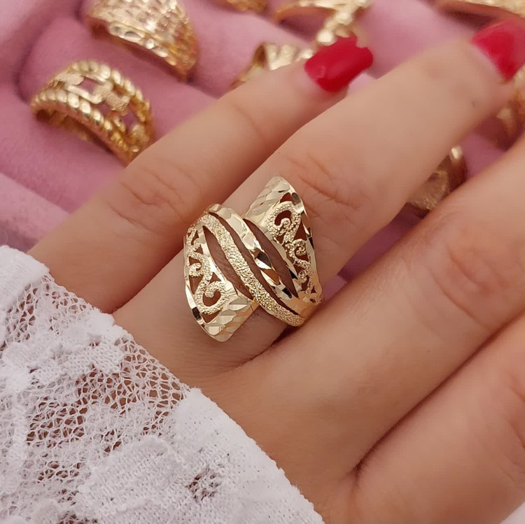 انگشتر زنانه طلاروس با نقوش اسلیمی و طراحی چندلایه
