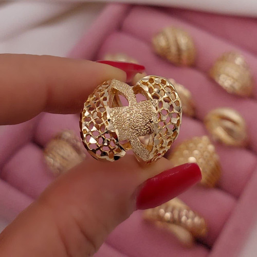 انگشتر زنانه طلاروس با طراحی مشبک دوطرفه