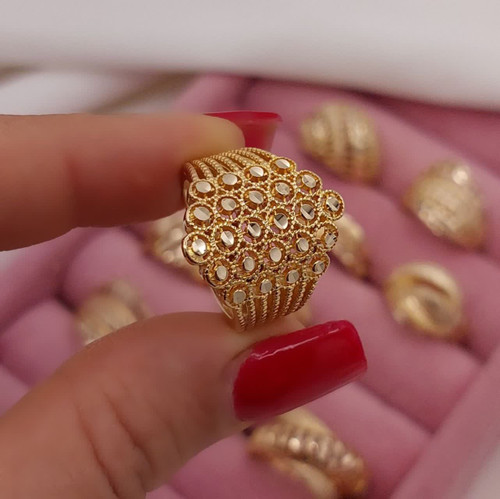 انگشتر زنانه طلاروس مدل نگیندار برجسته