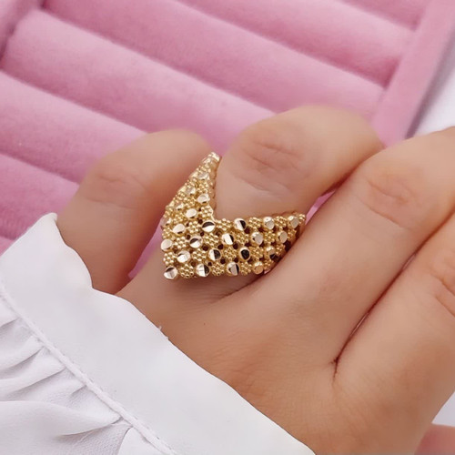 انگشتر زنانه طلاروس با طراحی V‑شکل