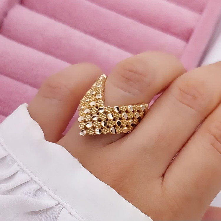 انگشتر زنانه طلاروس با طراحی V‑شکل