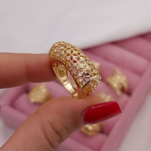 انگشتر زنانه طلاروس با طراحی مشبک پهن