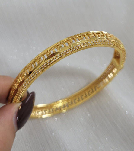 النگو چفتی طلاروس با طرح ورساچ